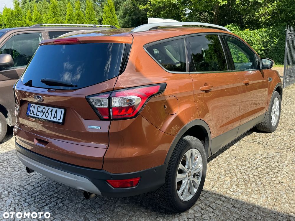 Ford Kuga 1.5 EcoBoost 2x4 Titanium - 3