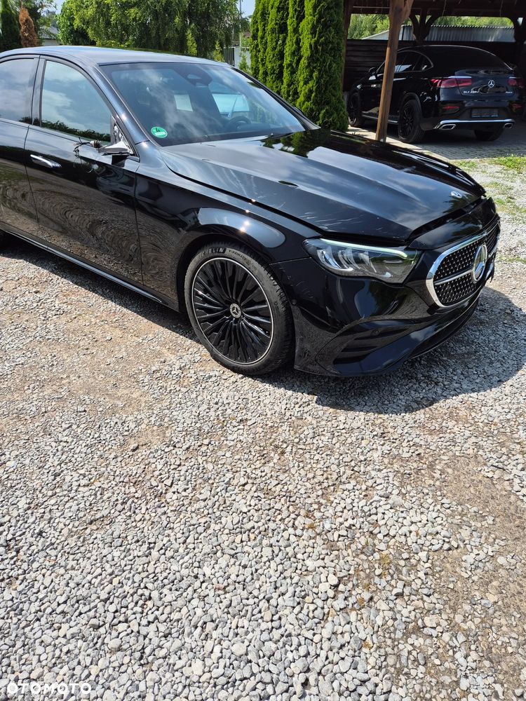 Mercedes-Benz Klasa E 300 9G-TRONIC AMG Line - 3