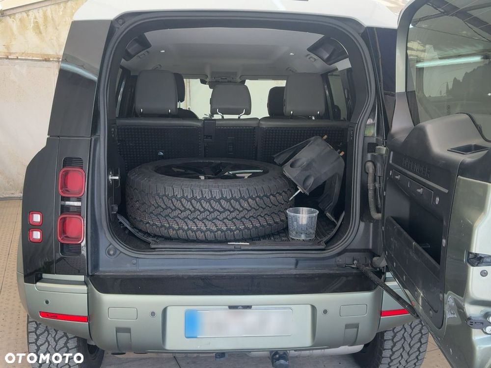 Land Rover Defender 110 D200 SE - 9
