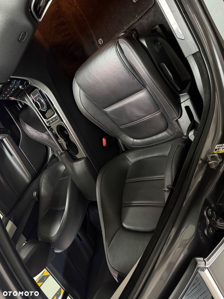 Jaguar XE 20d AWD Pure - 9