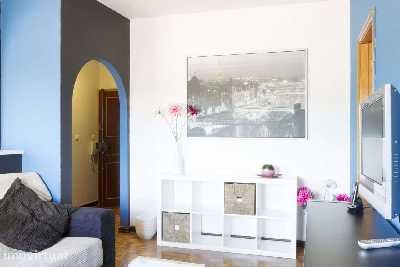 Apartamento T1 Alto dos Moinhos com 1 lugar de parqueamento - Grande imagem: 2/19