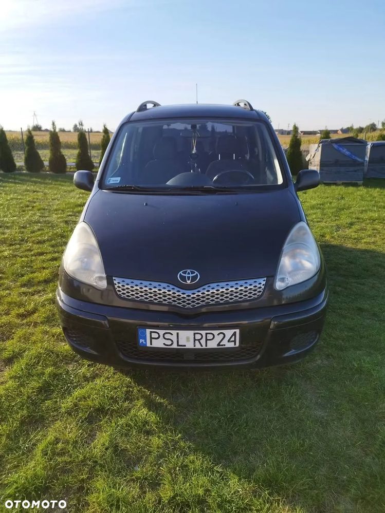 Toyota Yaris Verso 2004 photo 3