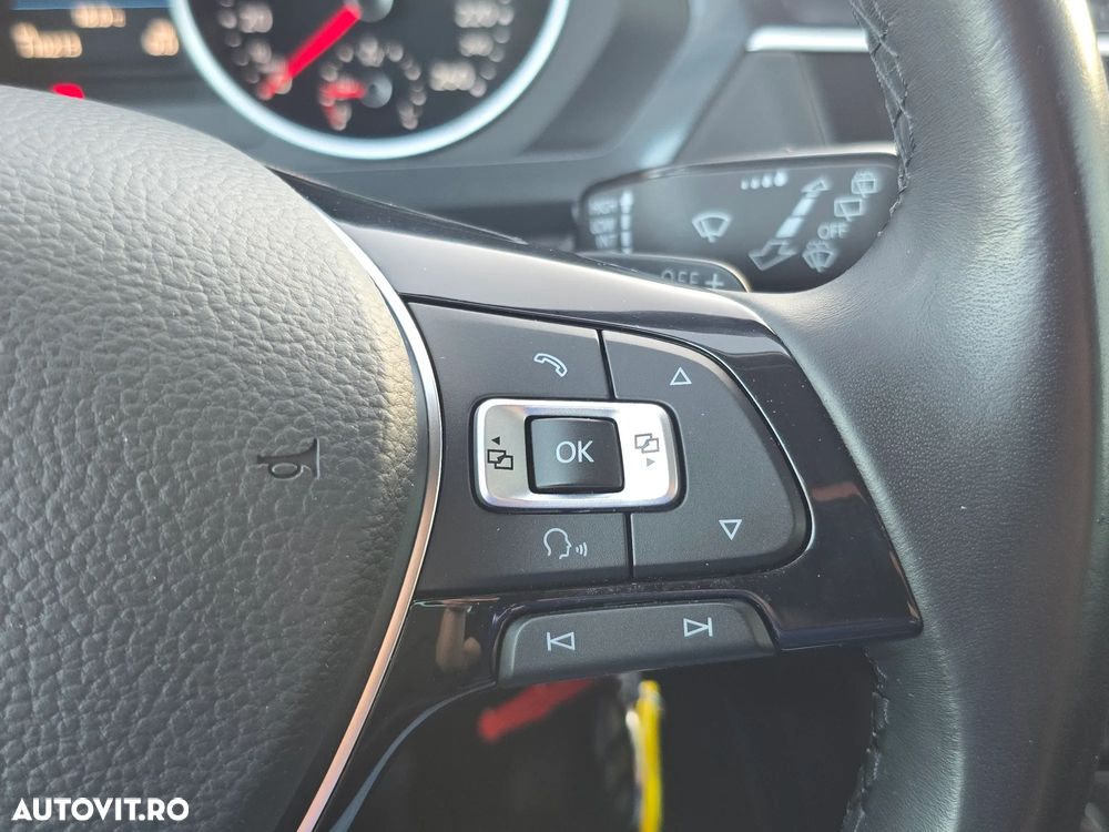 Volkswagen Tiguan - 12