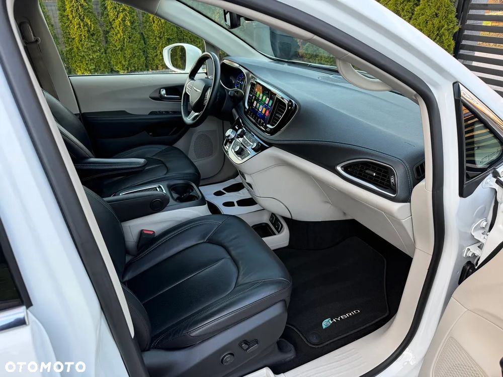 Chrysler Pacifica - 29