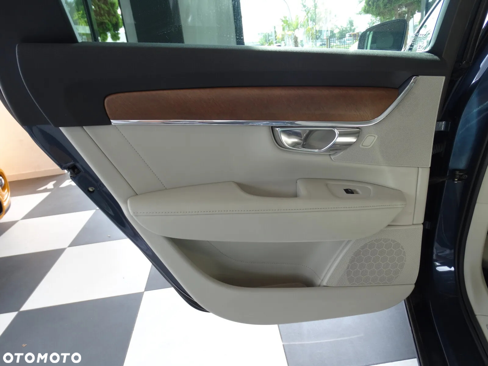 Volvo S90 T4 Momentum Pro - 11