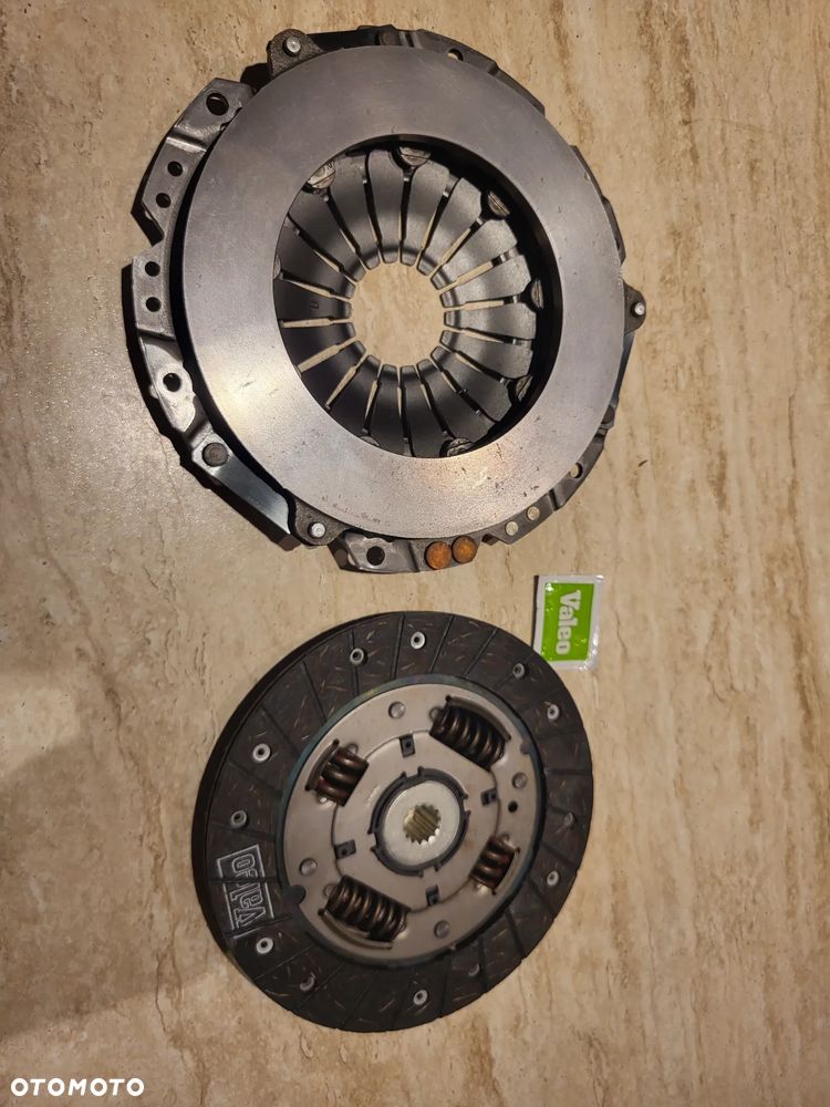 Zestaw sprzęgła sprzęgło bez łożyska oporowego, 200mm OPEL CORSA C, CORSA D 1.0 09.00-08.14 - 1