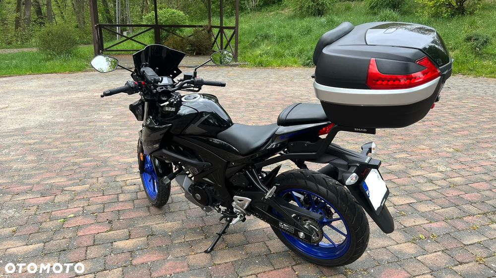 Suzuki GSX - 4