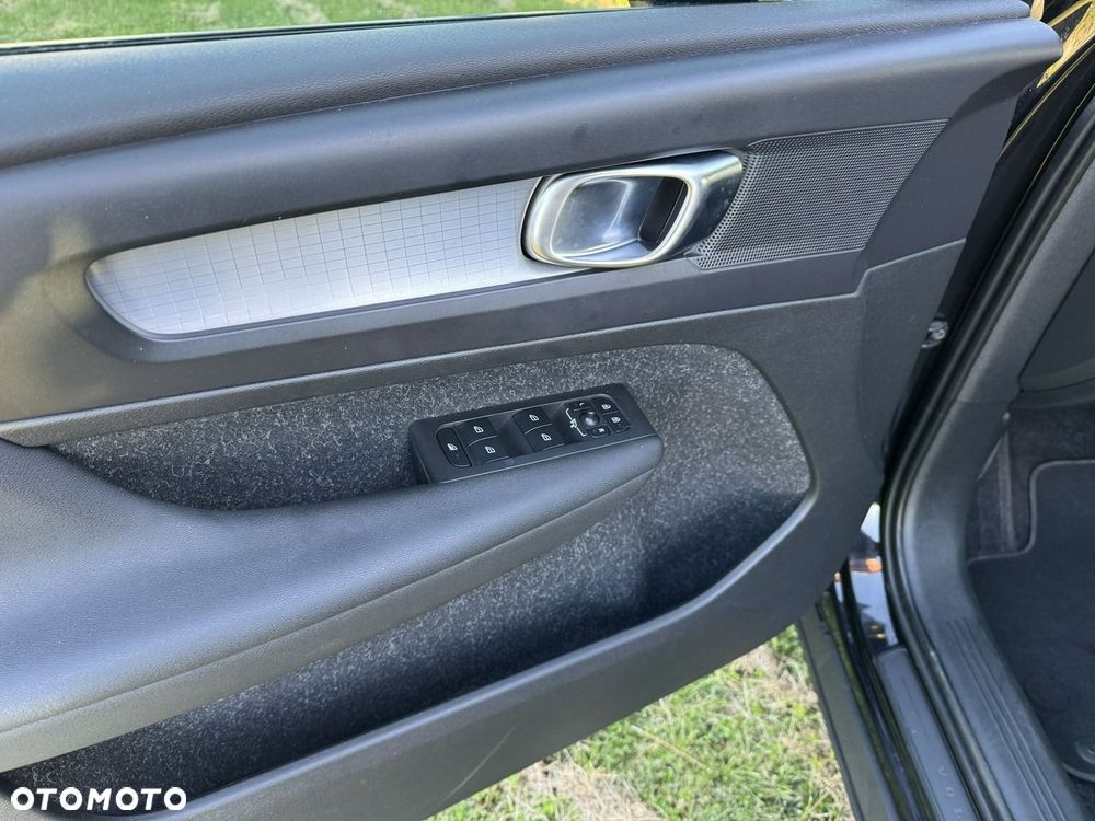 Volvo XC 40 D3 Momentum Pro - 21
