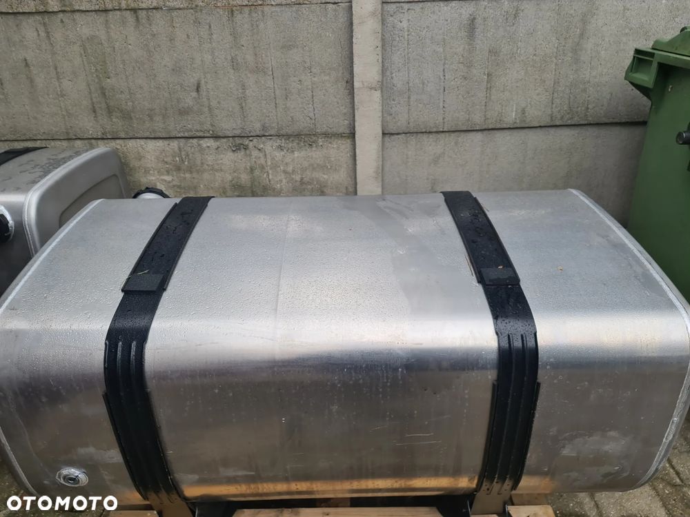 Zbiornik paliwa 135CM 1.35M METRA NOWY STANDARD VOLVO FH FM FH4 RENAULT MAGNUM PREMIUM DXI RANGE T - 8