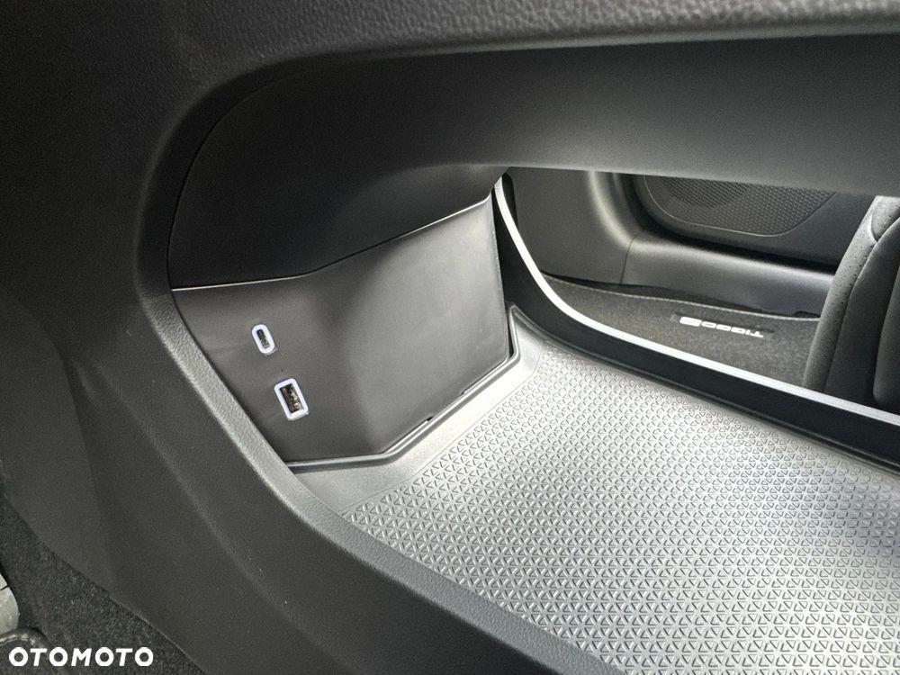 Chery Tiggo 8 1.5 T-GDI Super Hybrid Prestige DCT - 27