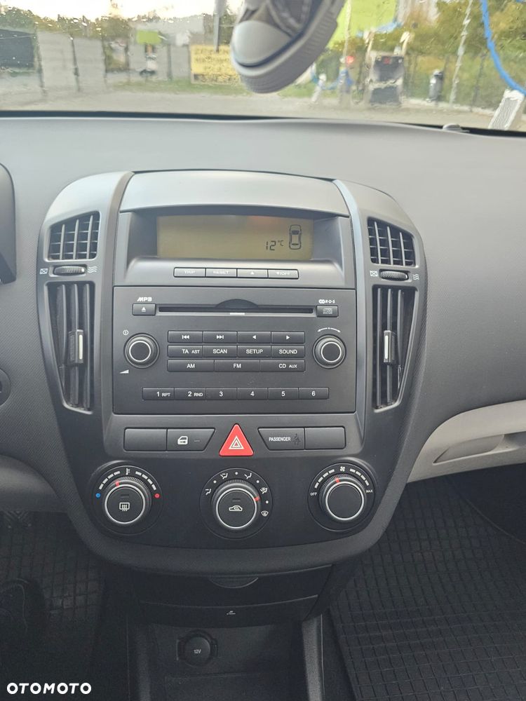Kia Ceed 1.4 Comfort - 19