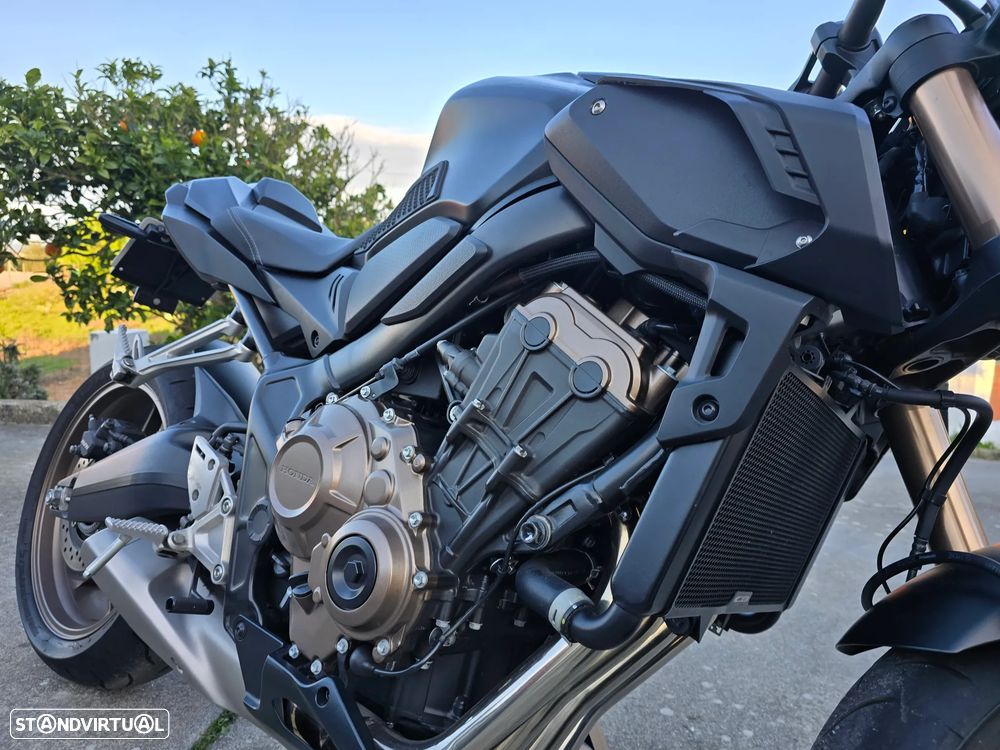 Honda CB R - 15