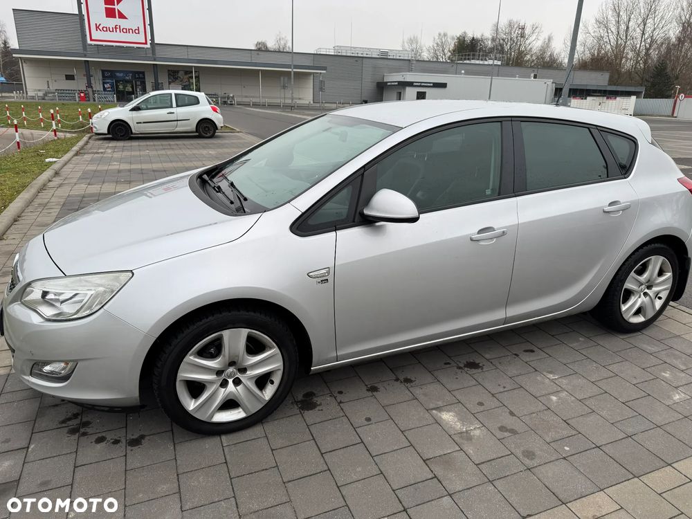 Opel Astra 1.4 T Edition 150 - 4