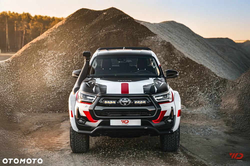 Toyota Hilux 2.8 D-4D Double Cab Invincible 4x4 - 1