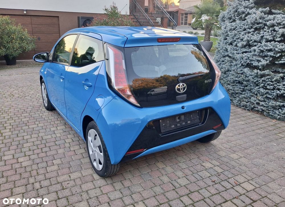 Toyota Aygo x-play touch - 4