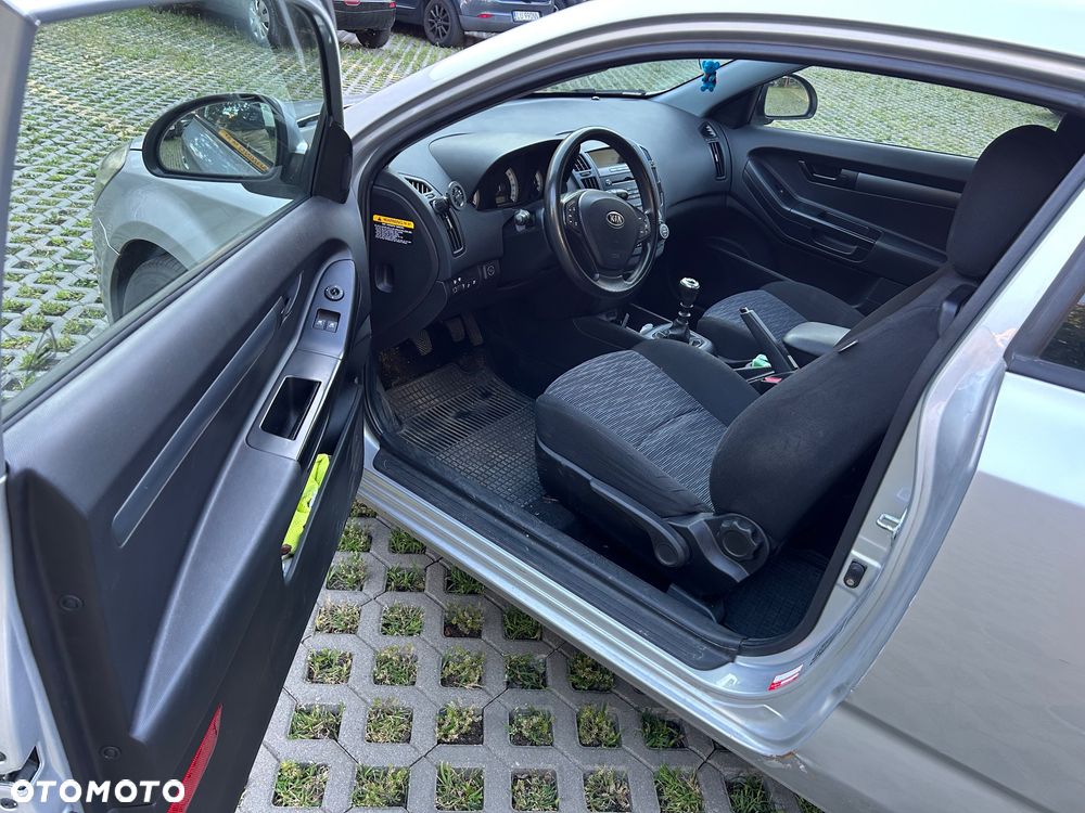 Kia Ceed - 6