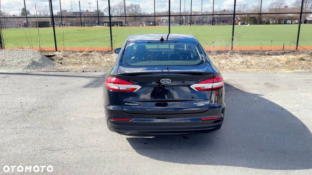 Ford Fusion 2.0 EcoBoost Titanium - 13