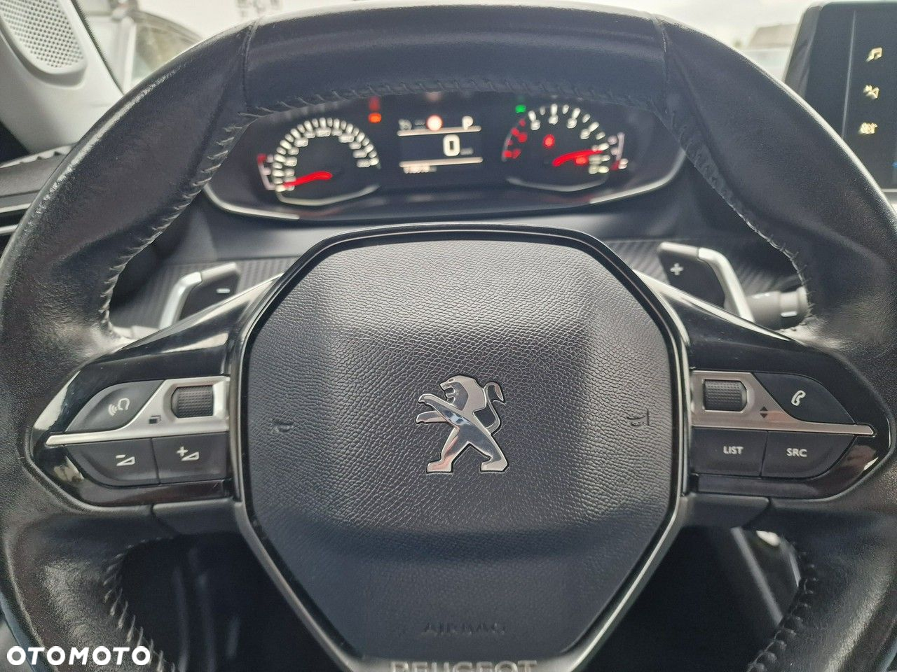 Peugeot 2008 1.2 PureTech Active Pack S&S EAT8 - 32