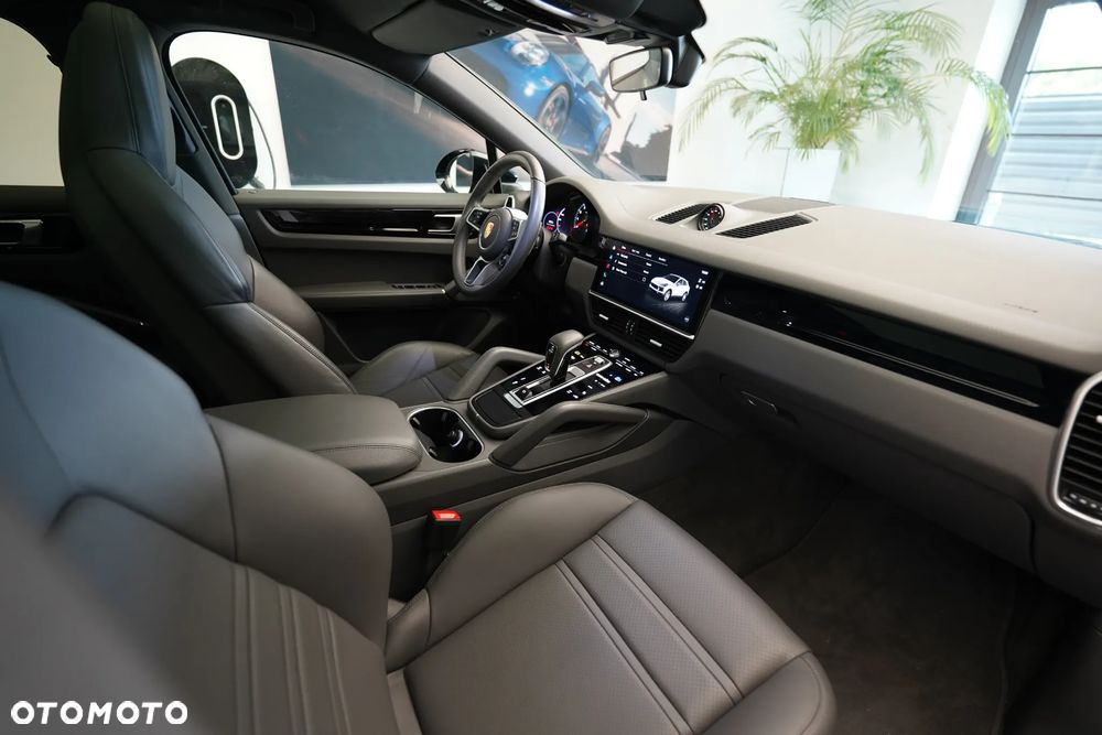 Porsche Cayenne Coupe - 28