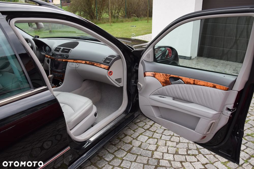 Mercedes-Benz Klasa E 320 T 4 Matic Elegance - 9