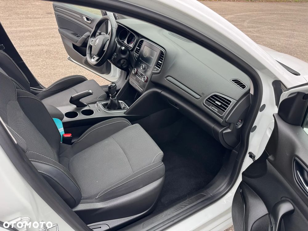 Renault Megane 1.5 Blue dCi Intens - 12