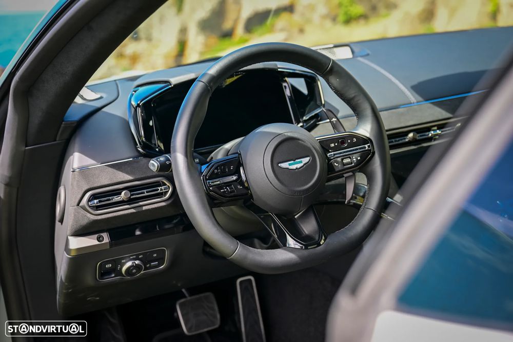 Aston Martin Vantage Coupe V8 - 30