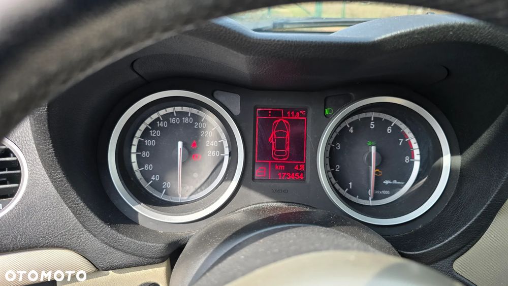 Alfa Romeo 159 2.2JTS Distinctive - 8