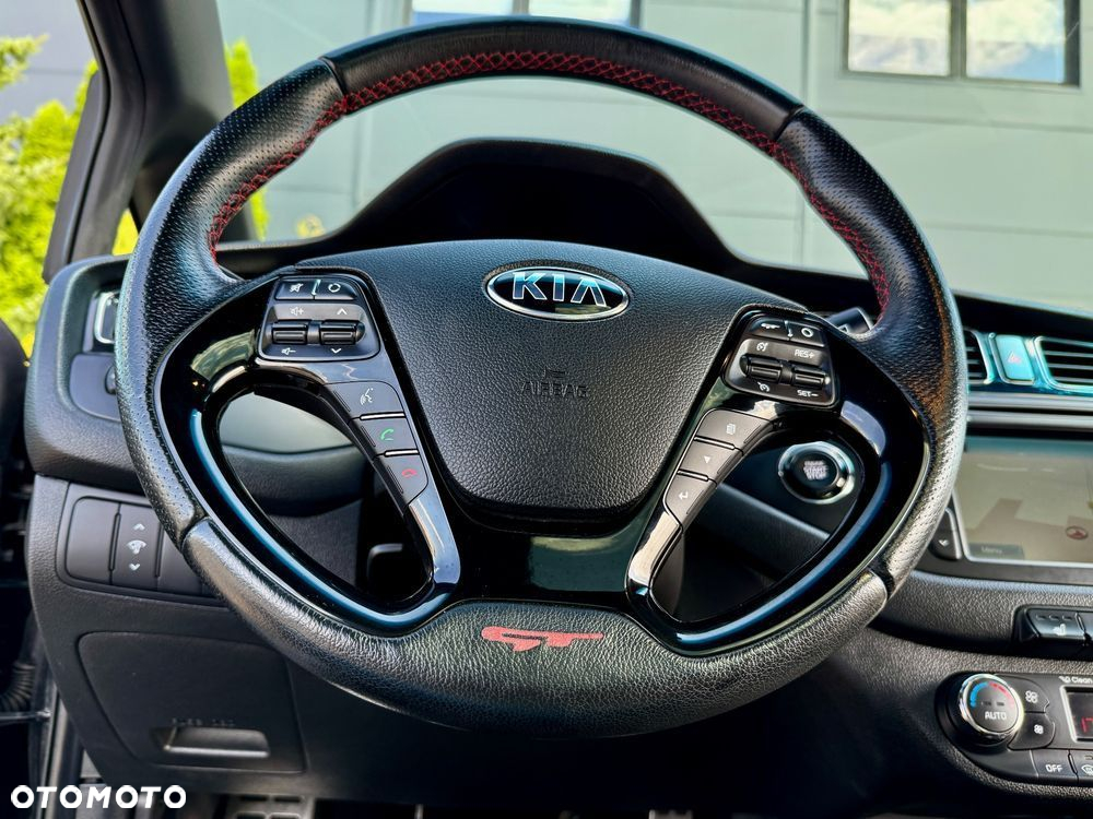 Kia Ceed 1.6 T-GDI GT - 33