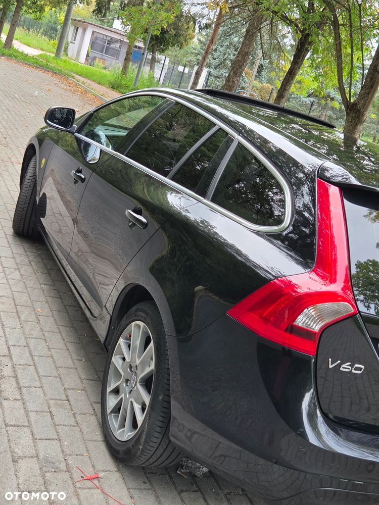 Volvo V60 D2 Momentum - 21