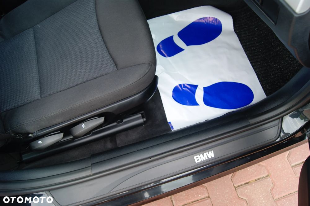 BMW Seria 3 320i Edition Sport - 35