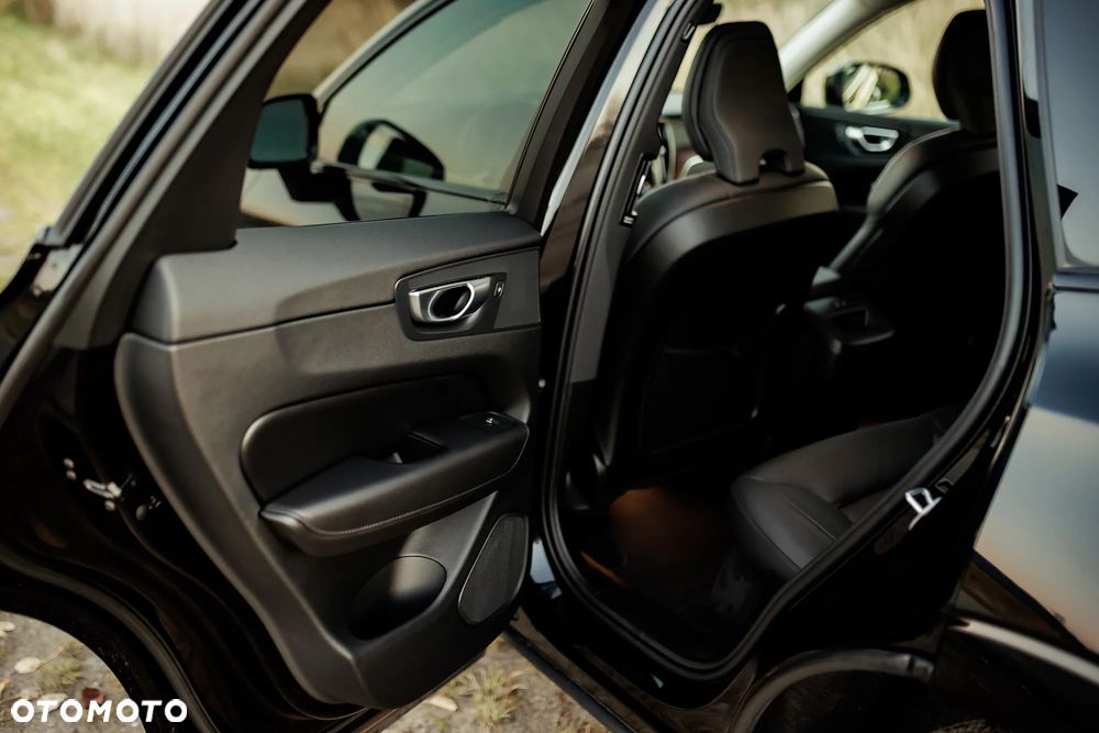 Volvo XC 60 B5 B AWD Plus Black Edition - 37