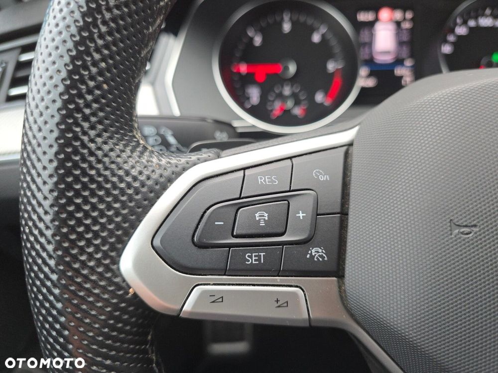 Volkswagen Passat Variant 2.0 TDI 4Mot Elegance DSG - 16