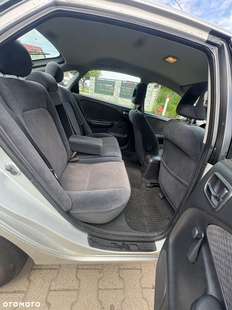 Toyota Avensis - 20
