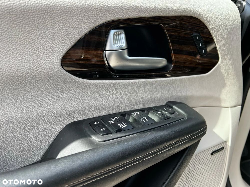 Chrysler Pacifica - 14
