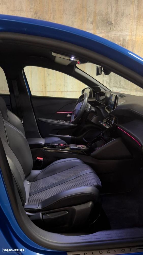 Peugeot 208 1.2 PureTech GT EAT8 - 17