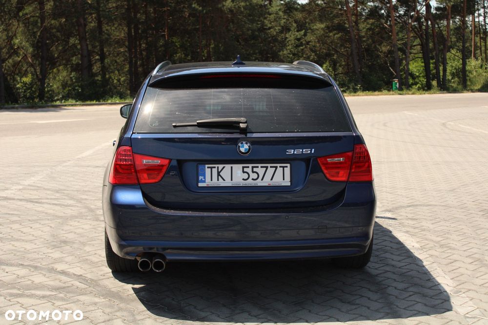 BMW Seria 3 325i xDrive Edition Exclusive - 18