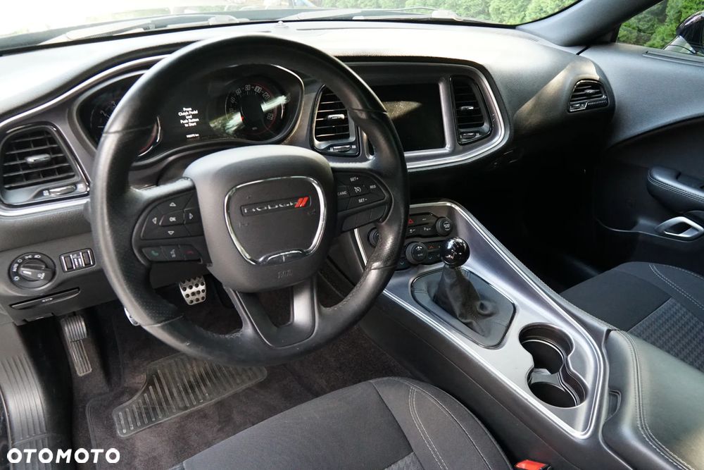 Dodge Challenger - 27