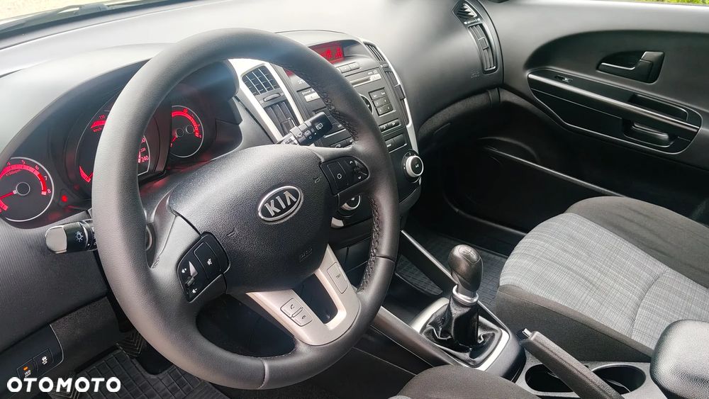 Kia Ceed 1.4 CVVT Spirit - 27