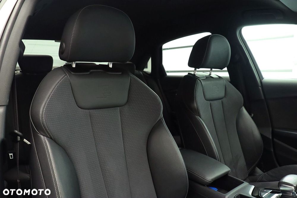 Audi A4 Limousine - 12