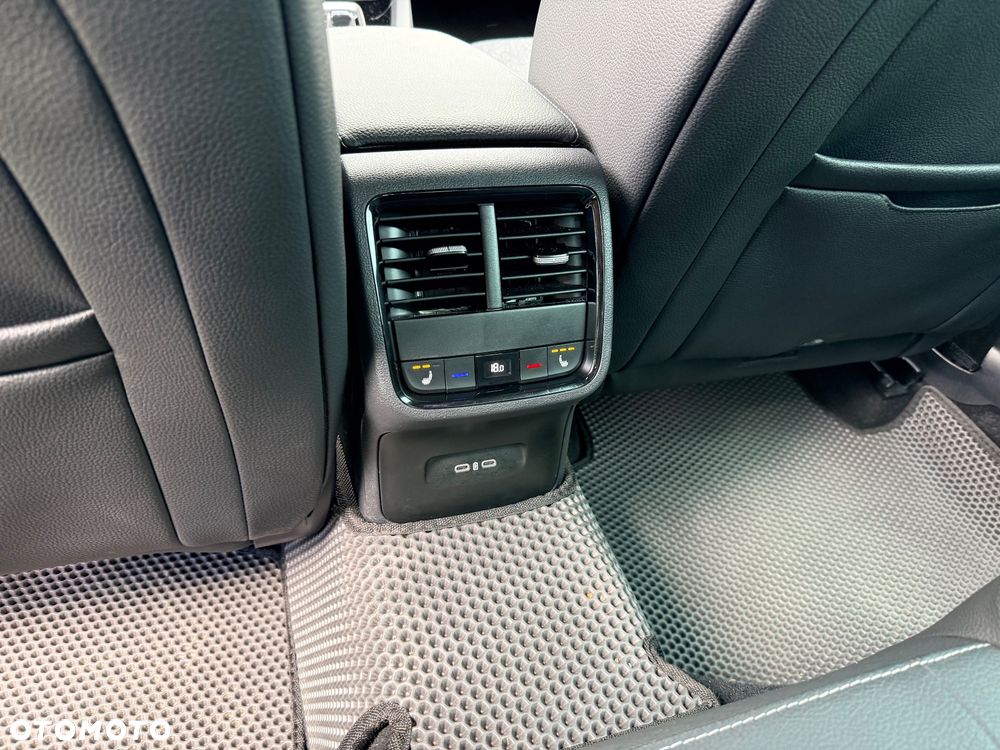 Skoda Octavia 2.0 TDI Sportline DSG - 27