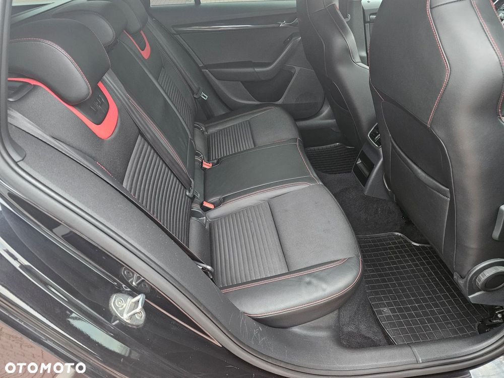 Skoda Octavia 2.0 TSI RS DSG - 23