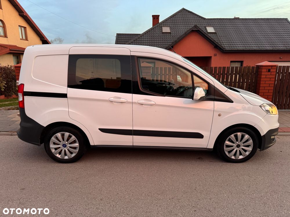 Ford Transit Courier - 9