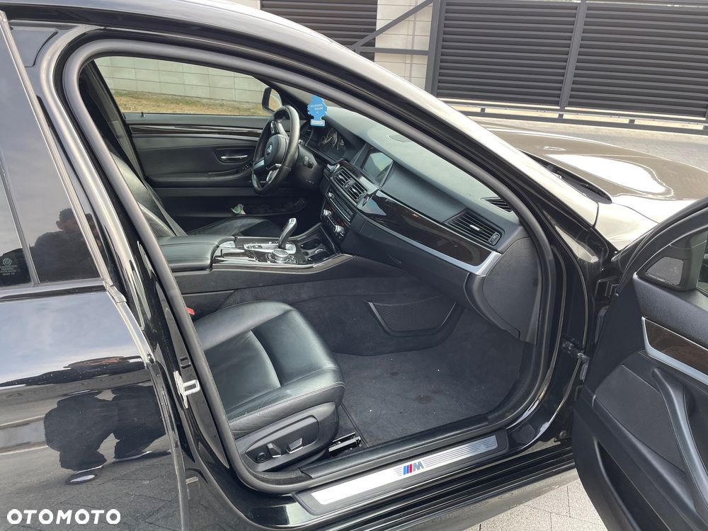 BMW Seria 5 528i xDrive Luxury Line - 11
