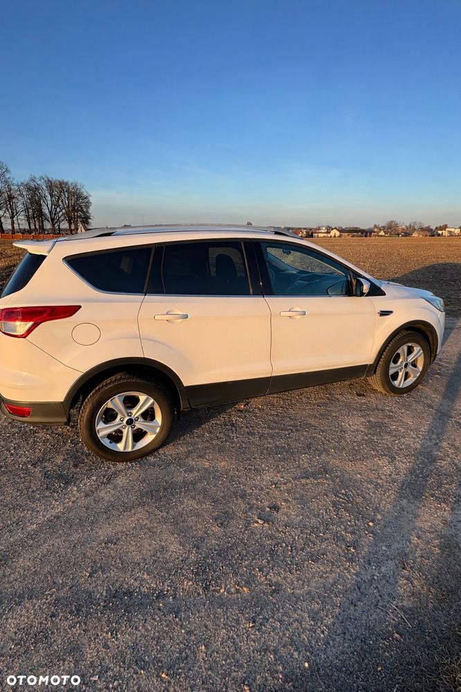 Ford Kuga 1.5 EcoBoost 2x4 Trend - 2