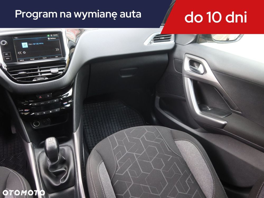 Peugeot 2008 - 10