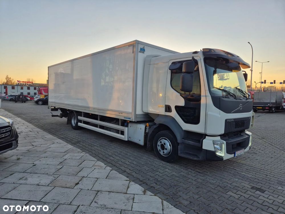 Volvo FL 240 4X2 / 18 EP / CHŁODNIA / SKAB / MITSUBISHI / 2 KOMORY / MOŻLIWOŚĆ USUNIĘCIA ŚCIANEK / 1 WŁ / NIE PICOWANY / OKAZJA! / MODEL 2017 / EURO 6 - 5