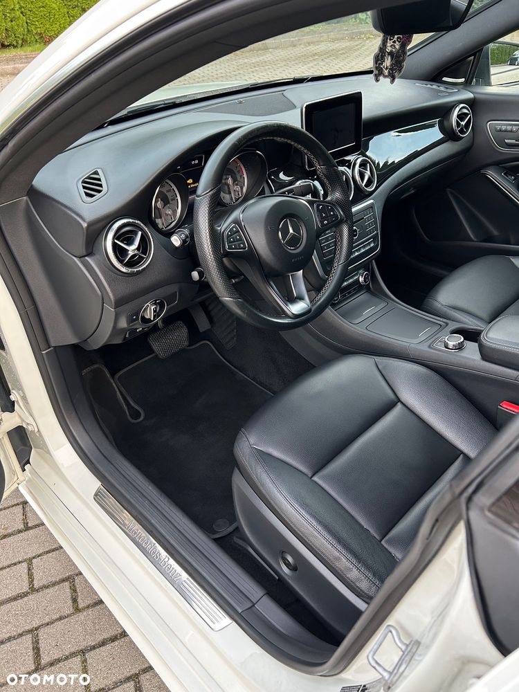 Mercedes-Benz CLA 250 4-Matic - 10