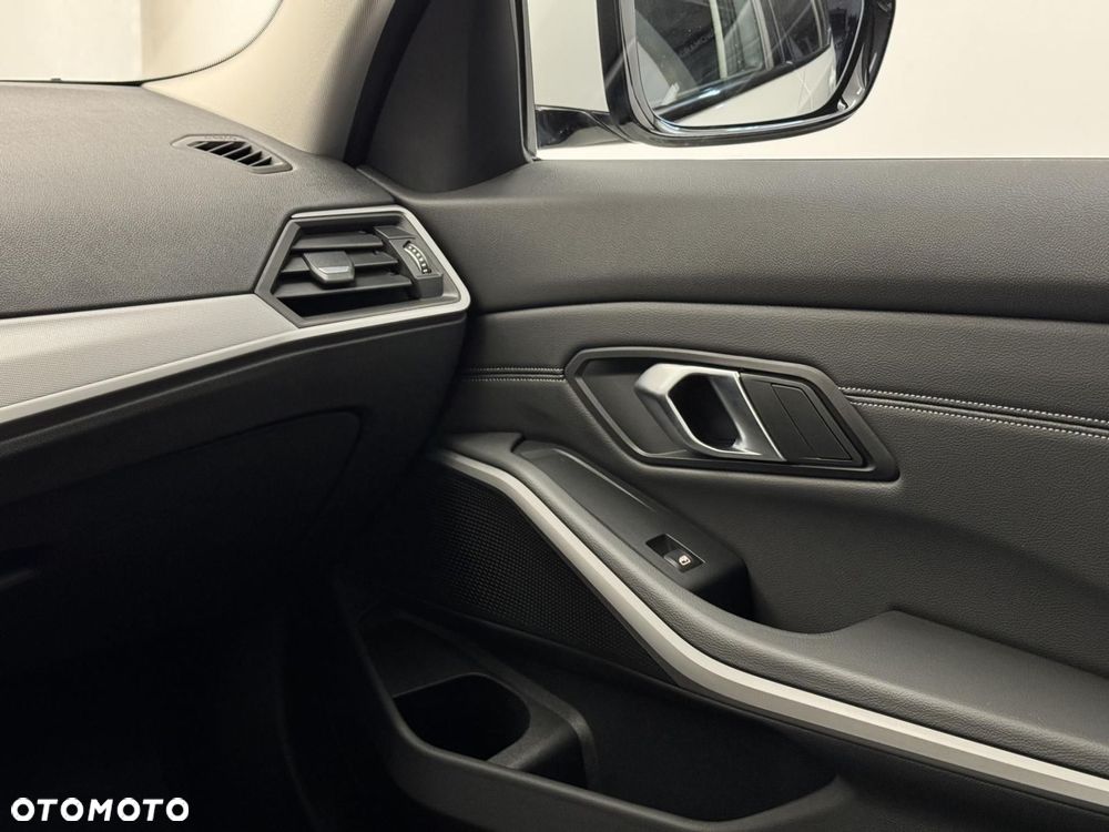 BMW Seria 3 - 22
