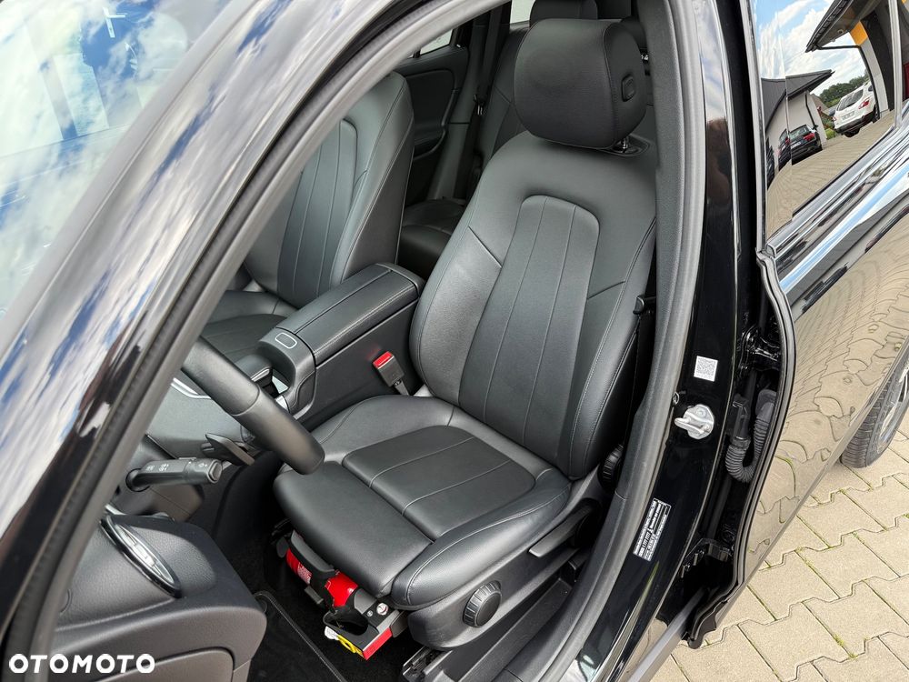 Mercedes-Benz GLB 200 d 4-Matic Progressive 8G-DCT - 17