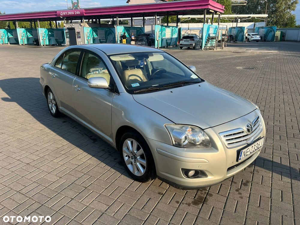 Toyota Avensis - 2